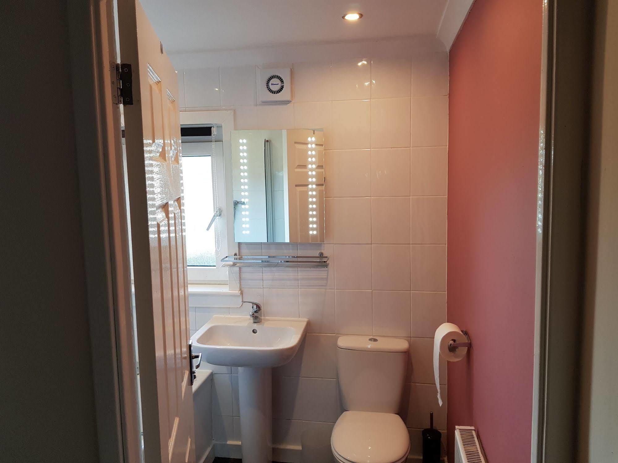 Workforce Property Kirk of Shotts Bagian luar foto